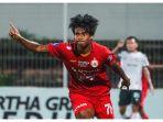 striker-persija-irfan-jauhari-saat-melibas-persikabo-minggu-1332022.jpg