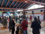 suasana-aktivitas-penumpang-di-sub-terminal-2d-bandara-soekarno-hatta.jpg
