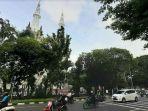 suasana-arus-lalu-lintas-di-depan-masjid-istiqlal-dan-gereja-katedral-jakpus.jpg