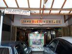 suasana-kedai-jamu-bukti-mentjos-1.jpg