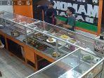 tangkapan-layar-rekaman-cctv-yang-menunjukkan-aksi-pembegalan.jpg