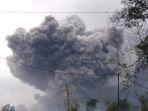 telah-terjadi-awan-panas-guguran-gunung-semeru-sabtu-1612020.jpg