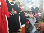 the-jakmania-sedang-mencari-jersey-persija-jakarta.jpg