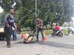 tim-jalan-rusak-bekasi.jpg