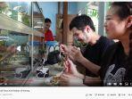 tingkah-jess-no-limit-dan-kekasihnya-sisca-kohl-bikin-penjaga-warung-baper.jpg