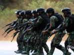tni-tangani-terorisme_20180517_055807.jpg