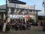 toko-penjual-minyak-wangi-di-condet.jpg