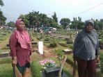 tukang-sapu-musiman-di-tpu-malaka.jpg