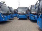 unit-bus-transjakarta-yang-di-kantor-perum-ppd-makasar.jpg