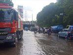 unit-mobil-pompa-damkar-jakarta-timur-yang-dikerahkan-menyedot-banjir.jpg