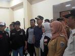 wali-kota-jakarta-barat-rustam-effendi-baris-depan-ke-empat-dari-kanan-bersama.jpg