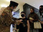wali-kota-tangerang-arief-r-wismansyah-saat-meninjau-vaksinasi-anak.jpg