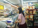 warga-belanja_20180329_175353.jpg