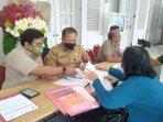 warga-mendatangi-pos-layanan-pengaduan-masyarakat-di-balai-kota-dki-jakarta-1.jpg