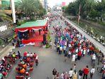 warga-menikmati-kegiatan-hbkb-di-gajah.jpg