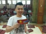 warga-tionghoa-mengantre-angpau_20180216_141901.jpg