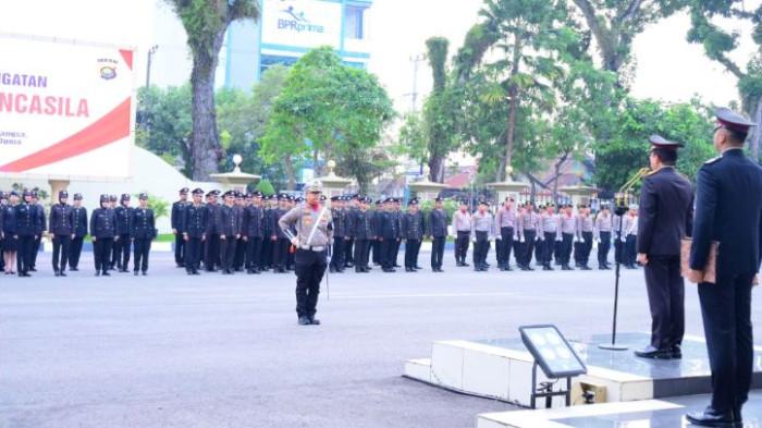 Polda Jambi menggelar Upacara Peringatan Hari Lahir Pancasila Tahun 2026 di Lapangan Hitam Mapolda Jambi, Senin (1/6/2026).