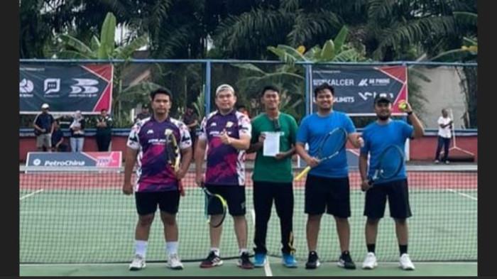Tim tenis lapangan PT Perkebunan Nusantara (PTPN) IV Regional IV Jambi menjadi juara atau pemuncak Turnamen Mahakarya Tenis Fest II dalam kelas Ganda Newbie Putra dan juga juara ketiga.