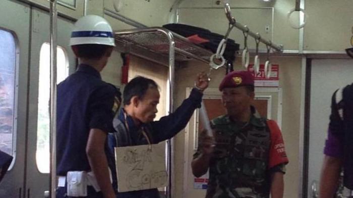 Si Copet Junior Nyopet Raja Copet, Tapi Tangannya Malah Nyangkut Pisau di Pinggang