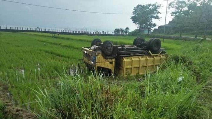 Kecelakaan di Kerinci, Dump Truk Terjun ke Sawah Lalu Terbalik