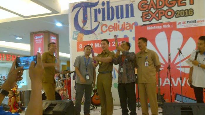 Zumi Zola Buka Tribun Gadget Expo 2016