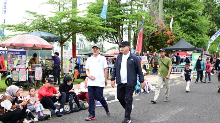 Wakapolda Jambi Brigjen Pol. Mirza Mustaqim menghadiri kegiatan jalan santai dalam rangka memperingati Hari Ulang Tahun (HUT) Provinsi Jambi ke-69 Tahun 2026.