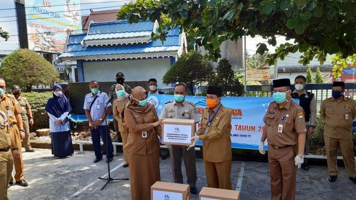 Peringati Bulan Mutu Karantina 2020, BKIPM Jambi Bagikan Ikan Pada Masyarakat Terdampak Covid-19