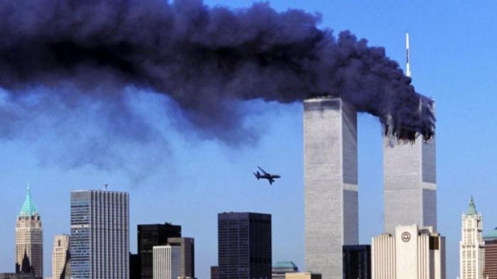 Sejarah Hari Ini: Tragedi 11 September 2001, The Falling Man dan Direktur yang Tak Pernah Istirahat