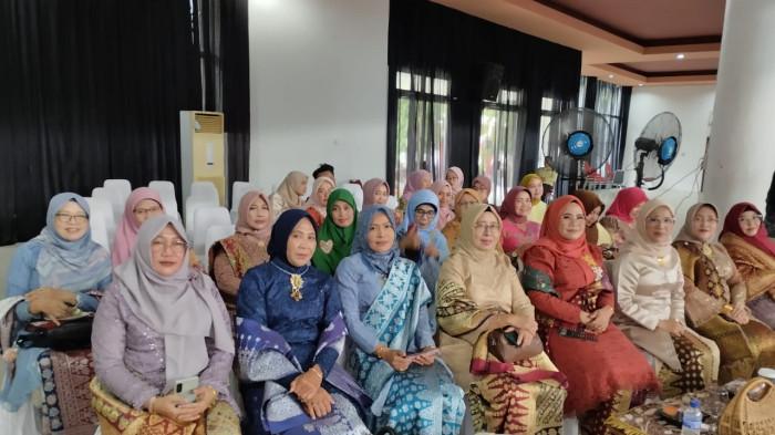 Universitas Jambi (UNJA) secara resmi Kembali menggelar Rapat Senat Terbuka dalam rangka Wisuda ke-122 untuk Program Doktor, Magister, Profesi, Sarjana, dan Diploma Semester Genap Tahun Akademik 2025/2026 yang dilaksanakan di Gedung Balairung Pinang Masak UNJA Mendalo, pada Sabtu (14/02/2026).