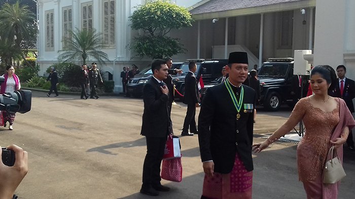 Annisa Pohan Berkebaya, Agus Yudhoyono Kenakan Busana Betawi Campur Palembang