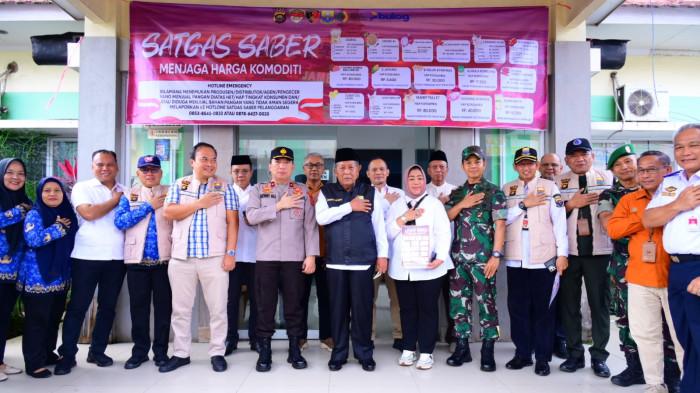 SIDAK PANGAN - Wakapolda Jambi Brigjen Pol. B. Ali bersama Wakil Gubernur Jambi Abdullah Sani dan Tim Satgas Pangan melaksanakan inspeksi mendadak (sidak) di Pasar Tradisional Angso Duo, Kota Jambi, pada Rabu (18/2/2026)