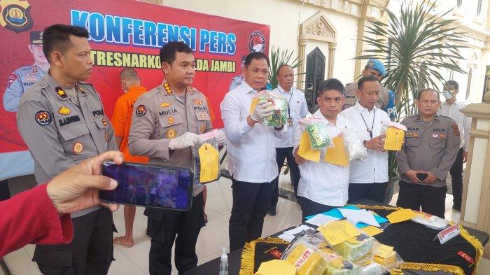 Polda Jambi Gagalkan Penyelundupan 2,9 Kg Narkoba di Jelutung