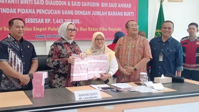 Modus Cuci Uang Jaringan Narkoba Malaysia Terbongkar di Jambi: Rp1,4 Miliar Disita!