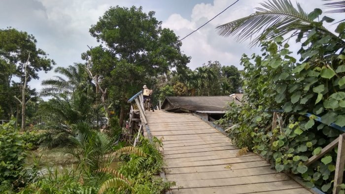 Miris, Jembatan Ini Bergoyang Saat Dilalui, Warga Minta Perbaikan Sebelum Jatuh Korban