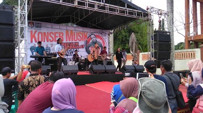 Konser Bertajuk 'Pemilih Berdaulat Negara Kuat' The Rain Ajak Warga Bungo Ciptakan Pemilu Damai