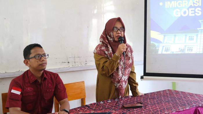 SOSIALISASI - Kantor Imigrasi Kelas II TPI Kuala Tungkal melaksanakan kegiatan sosialisasi edukasi mengenai Pencegahan Tindak Pidana Perdagangan Orang (TPPO) dan Tindak Pidana Penyelundupan Manusia (TPPM).