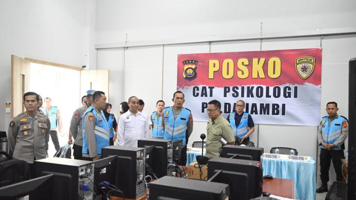 Bersama Irwasda Polda Jambi Kombes Pol. Jannus P Siregar, Komisioner Kompolnas, Dr. Supardi Hamid  melakukan pengecekan langsung terhadap proses seleksi calon taruna Akademi Kepolisian (Akpol) di Polda Jambi, Sabtu (25/1/2026).