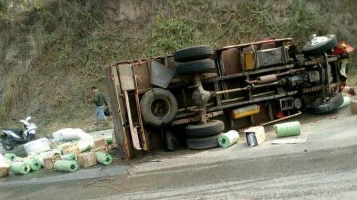 AJAK Anak dan Istri Selfie Dengan Latar Belakang Laut, Juberi Sekeluarga Tewas Ditabrak Truk