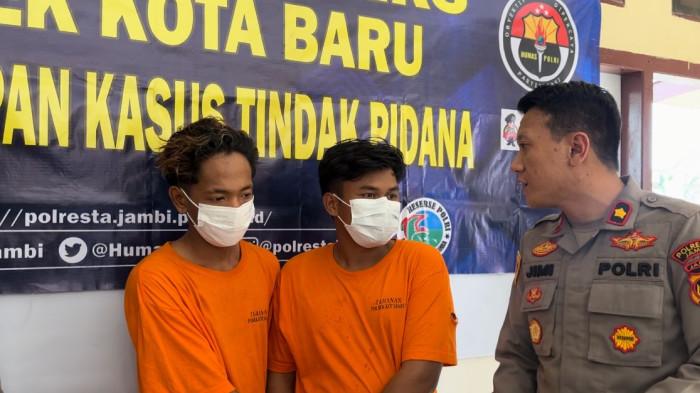 Seorang pemuda berusia 24 tahun menjual sepeda motor milik temannya untuk mendapatkan uang Rp 1,2 juta yang digunakan membeli narkoba.