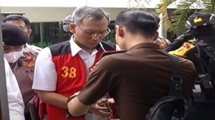 Brigadir Hendra Kembali Jalani Sidang obstraction of justice, Ketua RT Dihadirkan di Persidangan