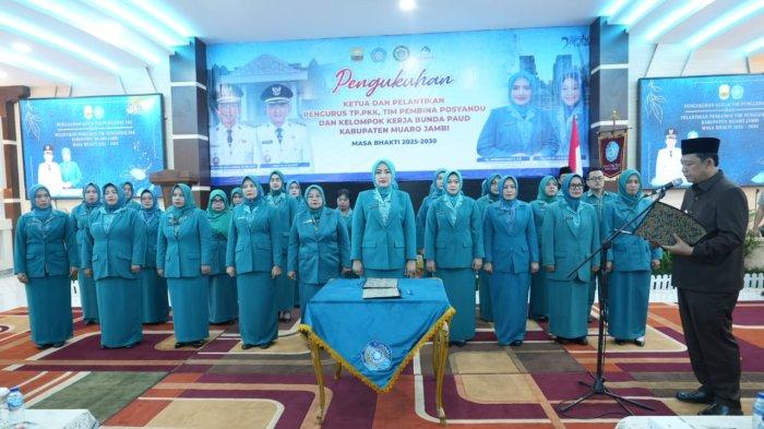 Bupati BBS Resmi Lantik TP PKK dan Bunda PAUD Kabupaten Muaro Jambi