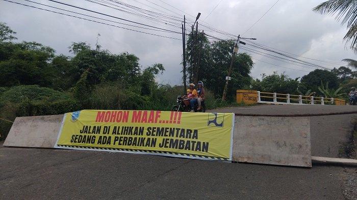 Jembatan Sevilla di Kota Jambi Ambles, Aktivitas Warga Terganggu