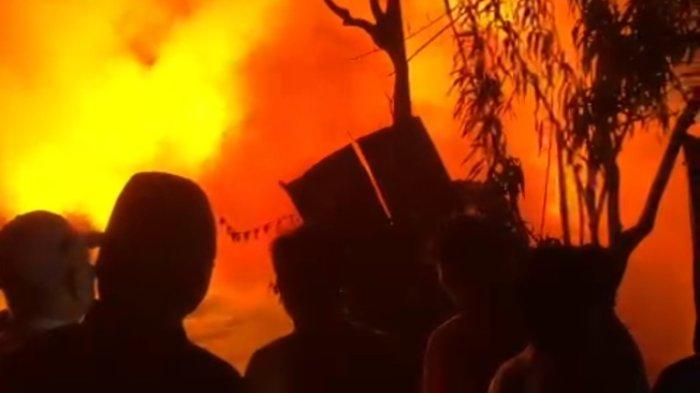 Kamisa Bersama Anak Sedang Istirahat Terdengar Pecahan Kaca Saat Terjadi Kebakaran