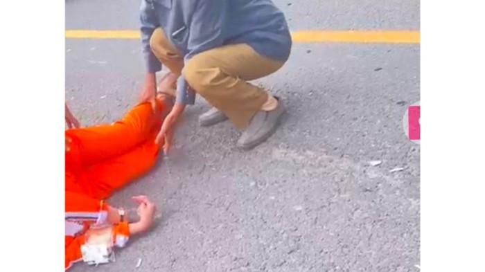 VIRAL - Kecelakaan di Sebukar Kerinci Viral, 2 Siswi Terkapar Sampai Kejang-kejang