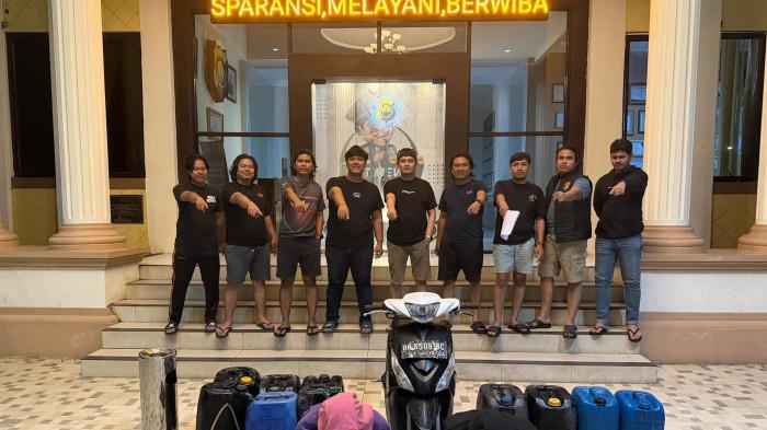 DITANGKAP-Dua pelaku pencurian dengan pemberatan di Tanjab Barat berhasil ditangkap saat hendak melarikan diri ke Kota Jambi setelah diketahui melakukan aksi di tiga lokasi dengan total kerugian jutaan rupiah.
