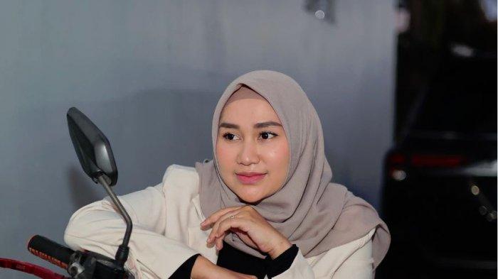 Istri Putra Siregar Beberkan Kebaikan Rekan Artis saat Momen Ulang Tahun Sang Anak