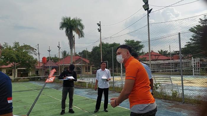 Rekonstruksi kasus kematian Imam Komaini Sidiq, korban pembunuhan yang diduga tewas saat hendak mencuri kelapa sawit milik warga bernama Hendra di Rimbo Bujang, Kabupaten Tebo, telah dilaksanakan.