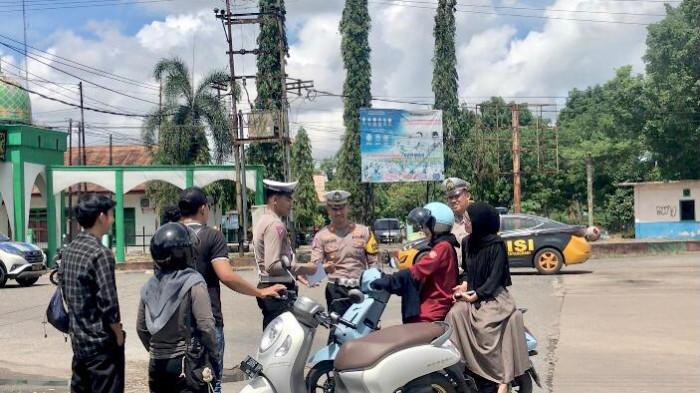 Sekitar 50 kendaraan terjaring pelanggaran pada hari pertama Operasi Zebra 2025 di Kabupaten Batang Hari, Senin (17/11/2025).
