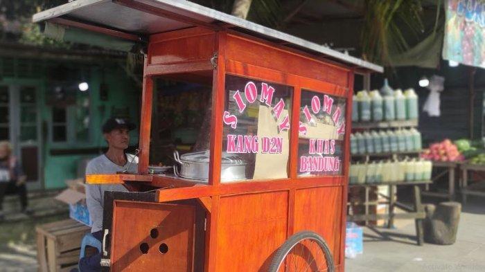 Siomay Kang Deden, Jajanan Kaki Lima yang Tengah Digandrungi Warga Kota Jambi