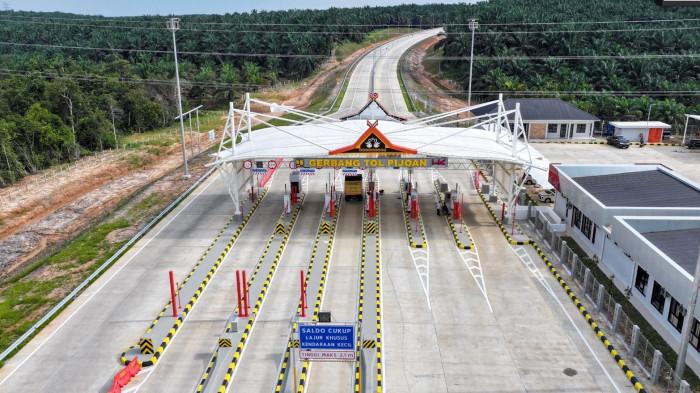 Gerbang Tol Pijoan - Jalan Tol Betung-Tempino-Jambi (Betejam) Seksi 3 Segmen Tempino-Ness dibuka mulai Minggu 14 September 2025 pukul 07.00 WIB.